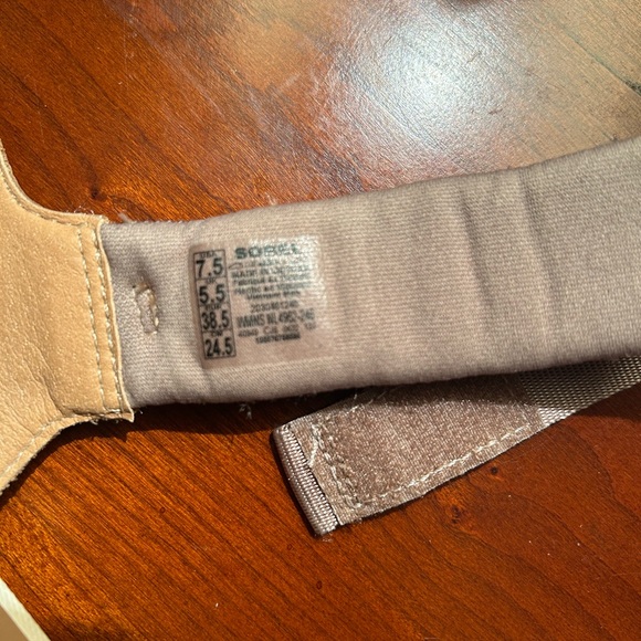 Sorel Women's Sandals in Tan and Cream - Picture 8 of 8